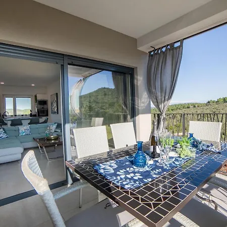 4 Star Duplex 