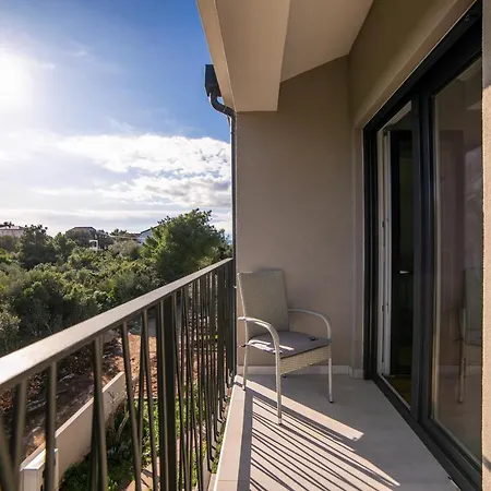 4 Star Duplex 