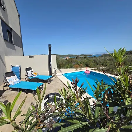 4 Star Duplex 