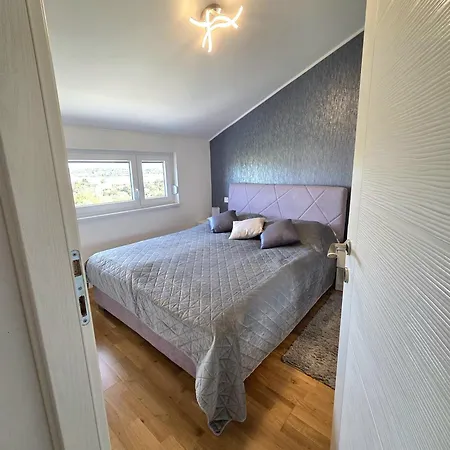 4 Star Duplex 
