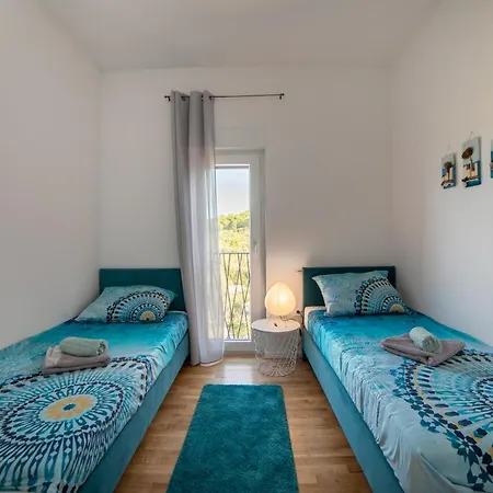 4 Star Duplex 